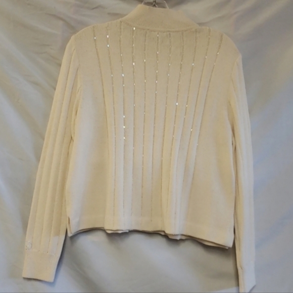 St. JOHN SPORT Cream Sequin Snowflake Sparkles Mock Neckline Size Small - Picture 8 of 13